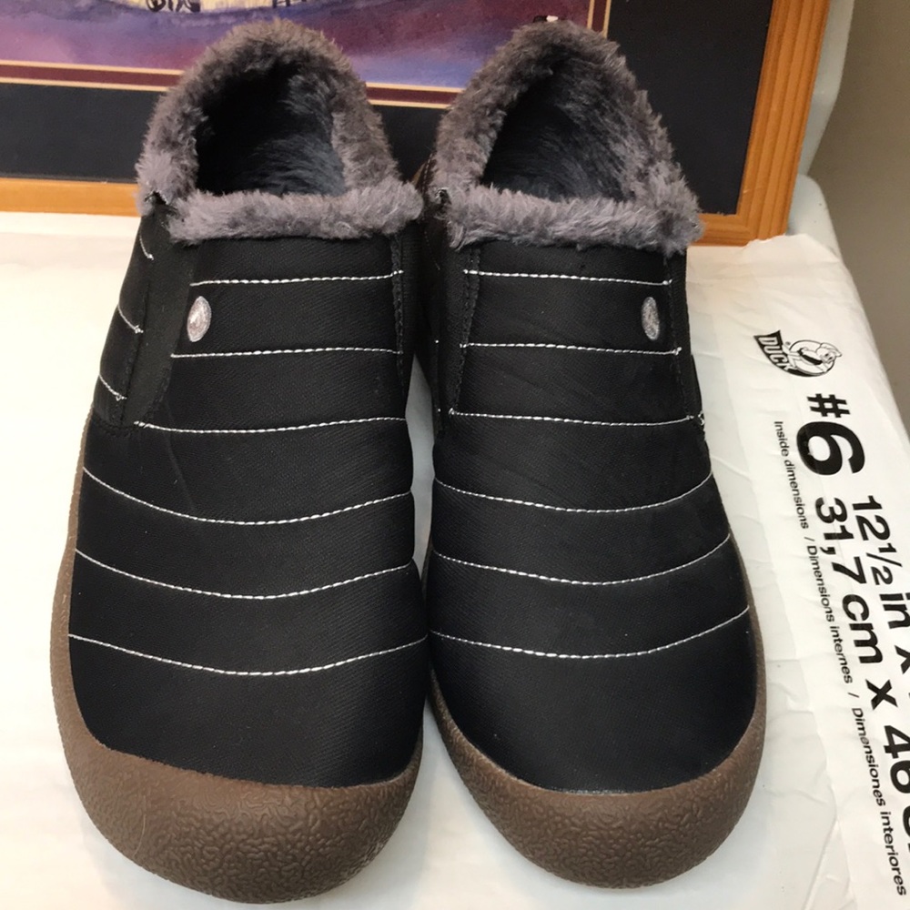 Unisex lined slip ons, Size 42- Fit like men’s 9